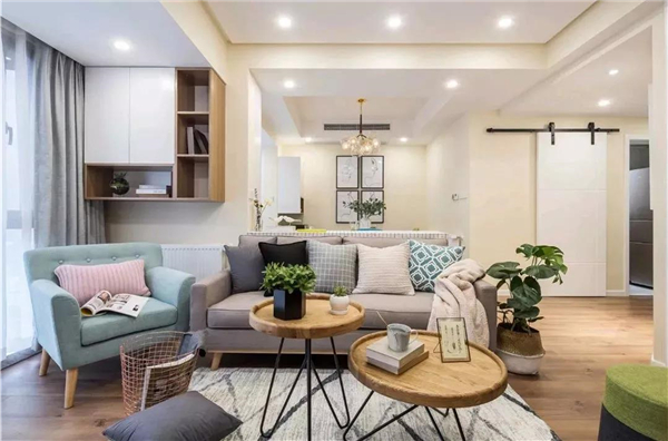 簡約亮色系風格